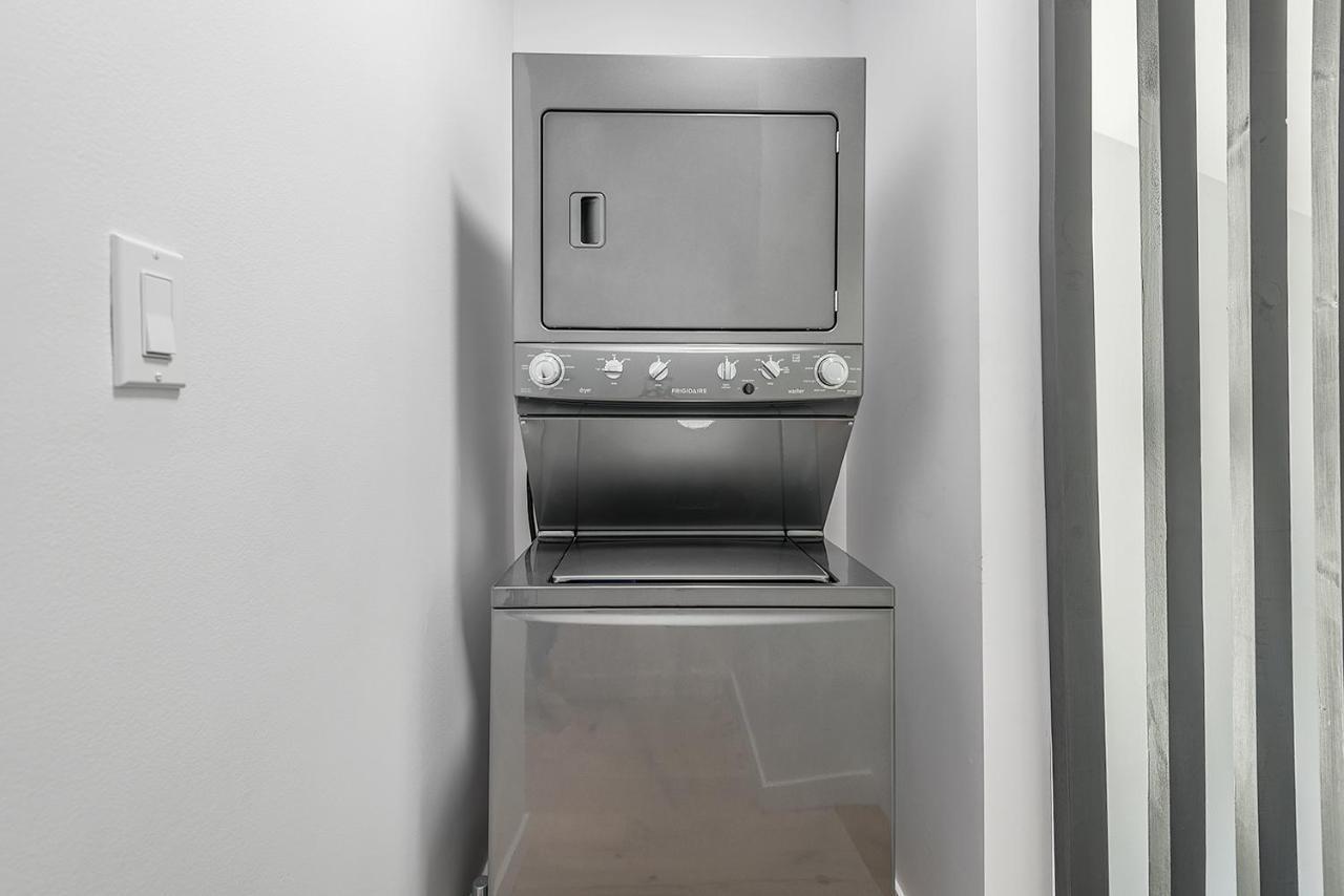 Free Parking Prime Location New Modern Condo Brossard Exteriér fotografie